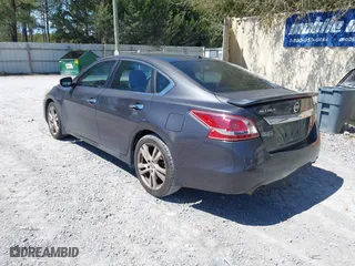 2013 Nissan Altima 3.5 SL with VIN 1N4BL3AP0DC138418, listed as a IAAI auction lot 41821231 with 206,103 mi miles. Bid and sale history available at carsss.com. Image 3.