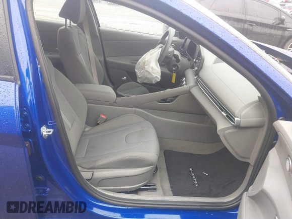 2025 Hyundai Elantra SE z VIN KMHLL4DG6SU987701, wystawiony jako IAAI lot #42214567 z przebiegiem 3 480 mil mil oraz . Historia ofert i sprzedaży dostępna na DreamBid. Obrazek 5.