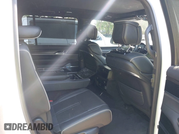 2024 Jeep Grand Wagoneer Series II с VIN 1C4SJSFP8RS150090, выставлен на аукционе IAAI как лот 42548014 с пробегом 34 755 миль миль и . История ставок и продаж доступна на DreamBid. Изображение 8.