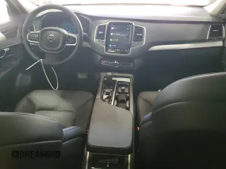 2025 Volvo XC90 Core с VIN YV4M12PJ6S1337310, выставлен на аукционе Copart как лот 46470055 с пробегом 8 940 миль миль и Чистый • Clean title. История ставок и продаж доступна на DreamBid. Изображение 8.