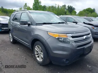 2013 Ford Explorer XLT z VIN 1FM5K8D89DGB17096, wystawiony jako IAAI lot #42280931 z przebiegiem 185 502 mil mil oraz . Historia ofert i sprzedaży dostępna na DreamBid. Obrazek 1.