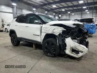 2018 Jeep Compass Latitude z VIN 3C4NJDBB6JT394374, wystawiony jako Copart lot #54229455 z przebiegiem 51 625 mil mil oraz Szkoda całkowita • Salvage title. Historia ofert i sprzedaży dostępna na DreamBid. Obrazek 4.