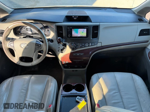 2013 Toyota Sienna XLE with VIN 5TDDK3DC3DS052713, listed as a Copart auction lot 43234125 with 284,884 mi miles and Clean Title. Bid and sale history available at DreamBid. Image 9.
