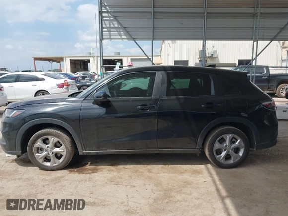 2023 Honda HR-V LX с VIN 3CZRZ1H31PM738778, выставлен на аукционе IAAI как лот 42353944 с пробегом 22 531 миль миль и . История ставок и продаж доступна на DreamBid. Изображение 15.