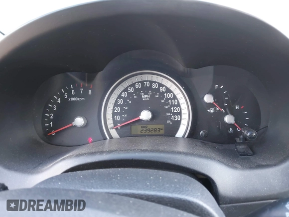 2007 Hyundai Entourage GLS z VIN KNDMC233176034921, wystawiony jako IAAI lot #41815006 z przebiegiem 239 283 mil mil oraz . Historia ofert i sprzedaży dostępna na DreamBid. Obrazek 7.