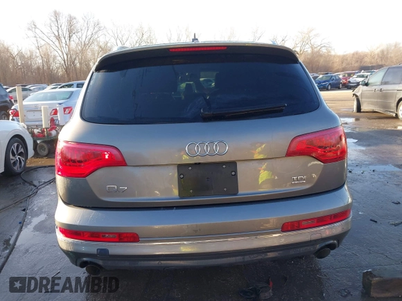 2011 Audi Q7 3.0L TDI Premium Plus with VIN WA1LMAFE3BD002843, listed as a IAAI auction lot 41609039 with 152,021 mi miles. Bid and sale history available at carsss.com. Image 17.