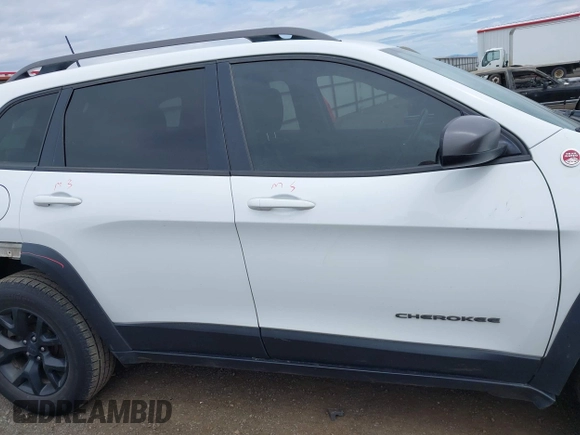 2017 Jeep Cherokee Trailhawk z VIN 1C4PJMBS7HW538219, wystawiony jako IAAI lot #42337681 z przebiegiem 168 734 mil mil oraz . Historia ofert i sprzedaży dostępna na DreamBid. Obrazek 14.