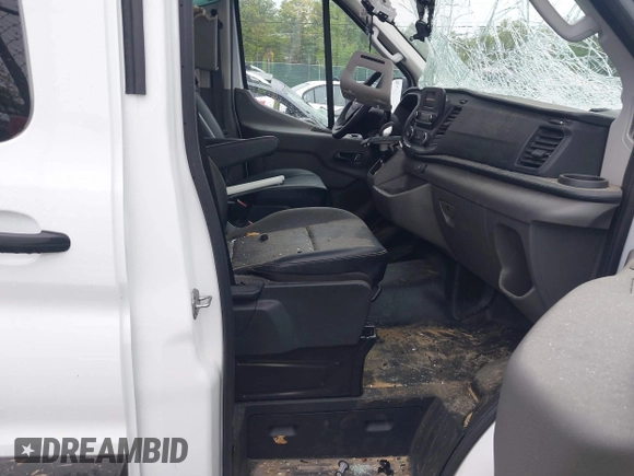 2024 Ford Transit Passenger XL with VIN 1FBAX2C89RKB89363, listed as a IAAI auction lot 42216151 with 1,496 mi miles and . Bid and sale history available at DreamBid. Image 5.