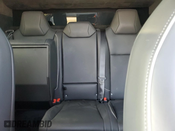 2024 Tesla Cybertruck z VIN 7G2CEHED2RA020834, wystawiony jako Copart lot #73682154 z przebiegiem 9 221 mil mil oraz Szkoda całkowita • Salvage title. Historia ofert i sprzedaży dostępna na DreamBid. Obrazek 10.