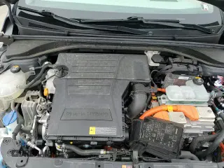 2020 Hyundai Ioniq SEL с VIN KMHC75LD9LU199563, выставлен на аукционе Copart как лот 51472845 с пробегом 17 905 миль миль и Списание • Salvage title. История ставок и продаж доступна на DreamBid. Изображение 16.