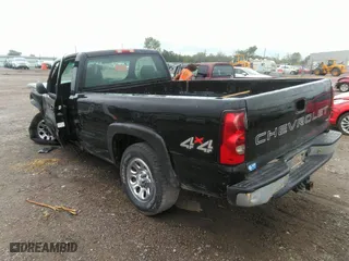 2005 Chevrolet Silverado 1500 LS with VIN 1GCEK14V55Z343823, listed as a IAAI auction lot 37501934 with 214,767 mi miles. Bid and sale history available at carsss.com. Image 3.
