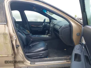 2005 Lincoln LS Luxury z VIN 1LNHM86S05Y607275, wystawiony jako IAAI lot #42200932 z przebiegiem 84 847 mil mil oraz . Historia ofert i sprzedaży dostępna na DreamBid. Obrazek 5.