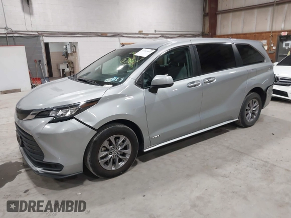 2021 Toyota Sienna LE with VIN 5TDKRKEC9MS043624, listed as a IAAI auction lot 41905045 with 63,993 mi miles. Bid and sale history available at carsss.com. Image 18.