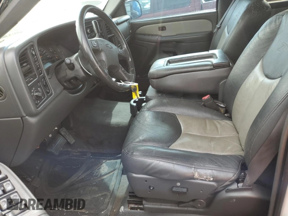 2004 Chevrolet Avalanche Z71 with VIN 3GNEK12T84G205880, listed as a Copart auction lot 60917865 with 235,708 mi miles and Salvage title. Bid and sale history available at DreamBid. Image 7.