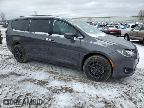 2020 Chrysler Pacifica Launch Edition z VIN 2C4RC3BGXLR278232, wystawiony jako Copart lot #47466435 z przebiegiem 69 648 mil mil oraz Tytuł czysty. Historia ofert i sprzedaży dostępna na DreamBid. Obrazek 4.
