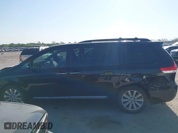 2013 Toyota Sienna XLE AAS with VIN 5TDYK3DC0DS293680, listed as a IAAI auction lot 42033734 with 136,171 mi miles and . Bid and sale history available at carsss.com. Image 15.