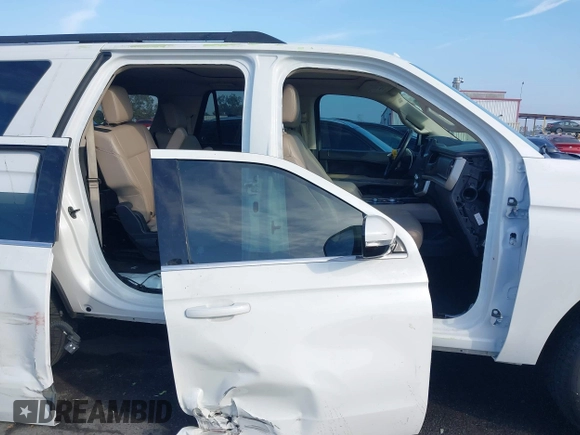 2024 Ford Expedition Max XLT with VIN 1FMJK1J87REA15468, listed as a IAAI auction lot 40586166 with 27,440 mi miles and . Bid and sale history available at DreamBid. Image 14.