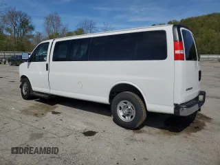 2020 Chevrolet Express Passenger LT z VIN 1GAZGPFG9L1196222, wystawiony jako Copart lot #55249105 z przebiegiem 153 568 mil mil oraz Szkoda całkowita • Salvage title. Historia ofert i sprzedaży dostępna na DreamBid. Obrazek 2.