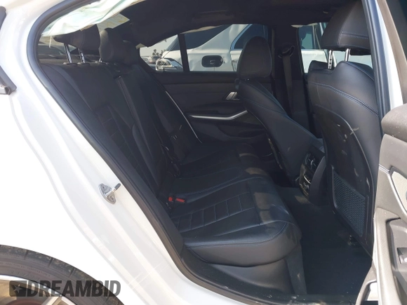 2020 BMW 3 Series M340i with VIN 3MW5U7J03L8B43176, listed as a IAAI auction lot 41450902 with 61,118 mi miles. Bid and sale history available at carsss.com. Image 8.