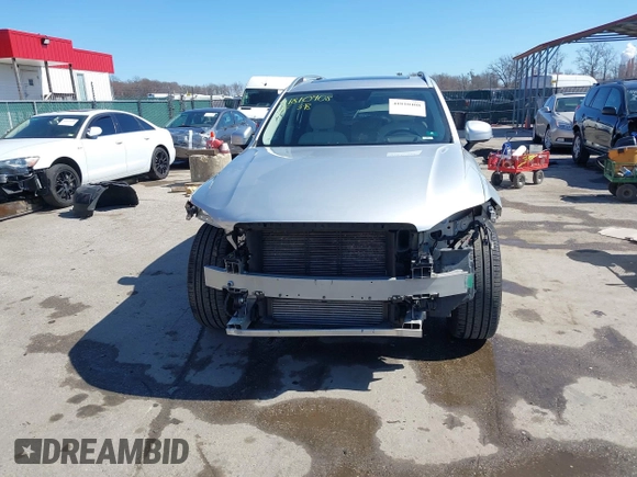 2016 Volvo XC90 T6 Momentum with VIN YV4A22PK7G1047805, listed as a IAAI auction lot 41810408 with 82,954 mi miles. Bid and sale history available at carsss.com. Image 13.