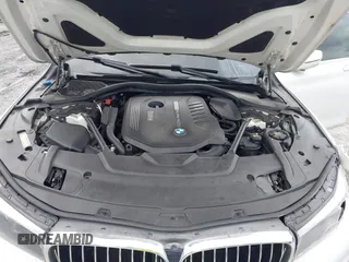 2017 BMW 7 Series 740i z VIN WBA7E2C53HG740273, wystawiony jako IAAI lot #42475769 z przebiegiem Nie podano mil oraz . Historia ofert i sprzedaży dostępna na DreamBid. Obrazek 10.
