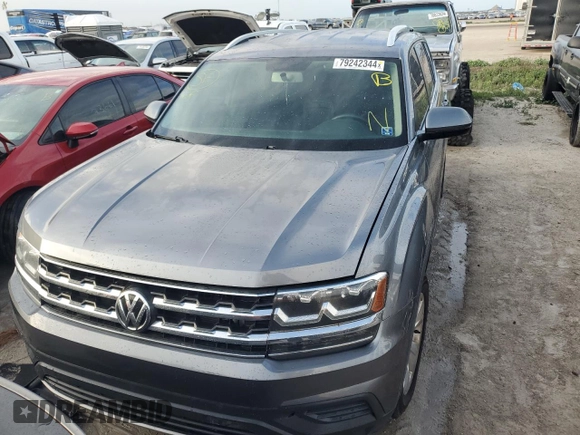 2018 Volkswagen Atlas S z VIN 1V2AR2CA7JC540938, wystawiony jako Copart lot #79242344 z przebiegiem 104 505 mil mil oraz Nie do naprawy • Non repairable. Historia ofert i sprzedaży dostępna na DreamBid. Obrazek 5.