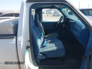 1996 Ford Ranger z VIN 1FTCR10U4TPB33433, wystawiony jako IAAI lot #41469888 z przebiegiem 118 900 mil mil oraz . Historia ofert i sprzedaży dostępna na DreamBid. Obrazek 5.