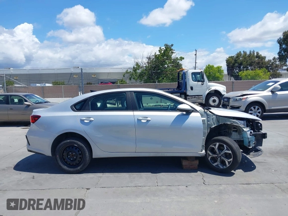 2021 Kia Forte LXS z VIN 3KPF24AD0ME349234, wystawiony jako IAAI lot #42238895 z przebiegiem 66 043 mil mil oraz . Historia ofert i sprzedaży dostępna na DreamBid. Obrazek 14.