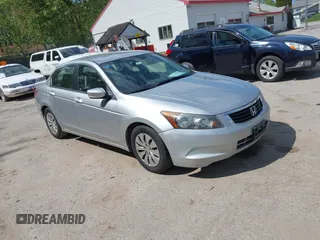 2008 Honda Accord LX z VIN 1HGCP263X8A006482, wystawiony jako IAAI lot #42362851 z przebiegiem 246 340 mil mil oraz . Historia ofert i sprzedaży dostępna na DreamBid. Obrazek 1.
