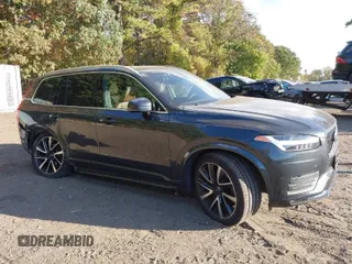 2021 Volvo XC90 Momentum with VIN YV4A22PKXM1689365, listed as a IAAI auction lot 40595807 with 81,284 mi miles. Bid and sale history available at carsss.com. Image 1.