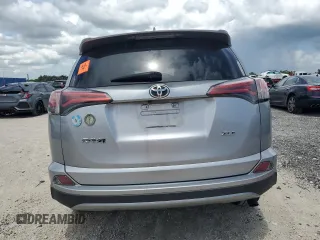 2018 Toyota RAV4 XLE z VIN 2T3WFREVXJW449975, wystawiony jako Copart lot #63962615 z przebiegiem 78 410 mil mil oraz Szkoda całkowita • Salvage title. Historia ofert i sprzedaży dostępna na DreamBid. Obrazek 6.