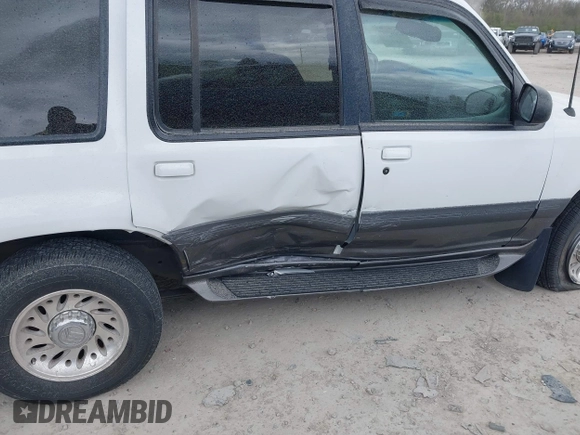 1998 Mercury Mountaineer with VIN 4M2ZU54E6WUJ22663, listed as a IAAI auction lot 42050047 with 123,766 mi miles and . Bid and sale history available at DreamBid. Image 6.