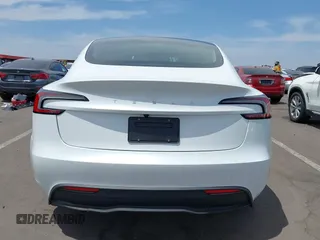 2025 Tesla Model 3 Long Range with VIN 5YJ3E1EA9SF943028, listed as a IAAI auction lot 42372207 with 3,975 mi miles and . Bid and sale history available at DreamBid. Image 16.