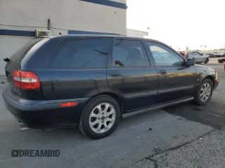 2001 Volvo V40 z VIN YV1VW29551F747214, wystawiony jako Copart lot #44844735 z przebiegiem 183 144 mil mil oraz Tytuł czysty. Historia ofert i sprzedaży dostępna na DreamBid. Obrazek 3.