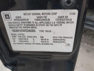 2000 Chevrolet Silverado 1500 LS with VIN 1GCEK19T4YZ243353, listed as a IAAI auction lot 41469904 with 251,712 mi miles. Bid and sale history available at carsss.com. Image 9.
