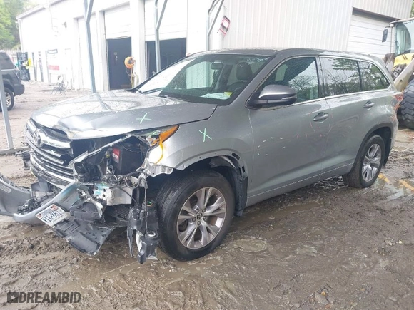 2016 Toyota Highlander LE with VIN 5TDBKRFH5GS235747, listed as a IAAI auction lot 42006974 with 85,213 mi miles. Bid and sale history available at carsss.com. Image 2.