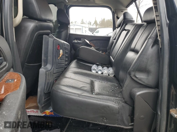 2008 GMC Sierra 3500HD SRW SLT z VIN 1GTHK33678F134009, wystawiony jako Copart lot #84897944 z przebiegiem 320 959 mil mil oraz Szkoda całkowita • Salvage title. Historia ofert i sprzedaży dostępna na DreamBid. Obrazek 10.