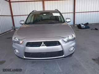 2013 Mitsubishi Outlander SE with VIN JA4JT3AW7DU012087, listed as a IAAI auction lot 41853230 with 162,824 mi miles. Bid and sale history available at carsss.com. Image 6.