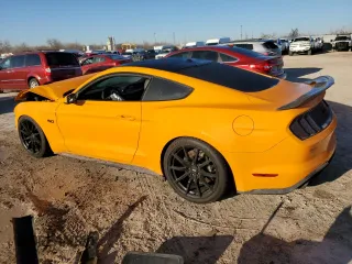 2018 Ford Mustang GT z VIN 1FA6P8CF9J5128915, wystawiony jako Copart lot #48433755 z przebiegiem 24 765 mil mil oraz Szkody całkowita. Historia ofert i sprzedaży dostępna na DreamBid. Obrazek 2.
