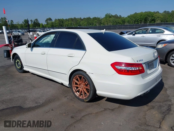 2010 Mercedes-Benz E 350 Luxury with VIN WDDHF5GB7AA092392, listed as a IAAI auction lot 42064710 with 174,292 mi miles and . Bid and sale history available at carsss.com. Image 3.