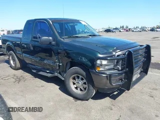 2003 Ford F-250 XL с VIN 1FTNX20L33EC88739, выставлен на аукционе IAAI как лот 42293415 с пробегом 163 159 миль миль и . История ставок и продаж доступна на DreamBid. Изображение 1.