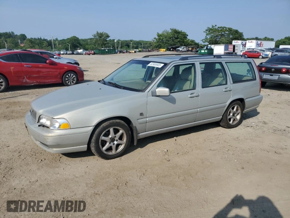 2000 Volvo V70 z VIN YV1LW61J1Y2714297, wystawiony jako Copart lot #60986905 z przebiegiem 110 891 mil mil oraz Szkoda całkowita • Salvage title. Historia ofert i sprzedaży dostępna na DreamBid. Obrazek 1.