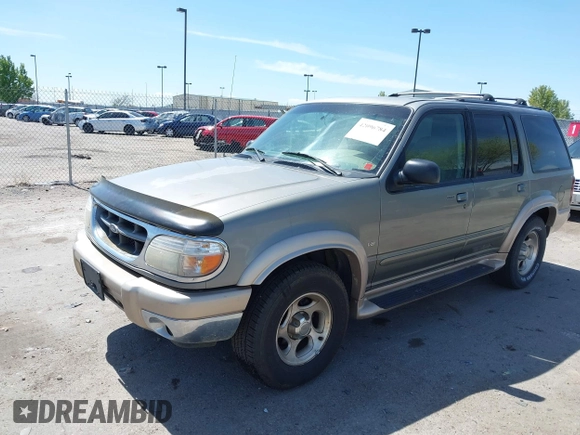 2001 Ford Explorer Eddie Bauer с VIN 1FMDU84PX1ZA53129, выставлен на аукционе IAAI как лот 42096784 с пробегом 283 962 миль миль и . История ставок и продаж доступна на DreamBid. Изображение 2.