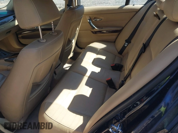 2008 BMW 3 Series 328xi with VIN WBAVC93588K037819, listed as a IAAI auction lot 41911286 with 130,808 mi miles and . Bid and sale history available at DreamBid. Image 8.