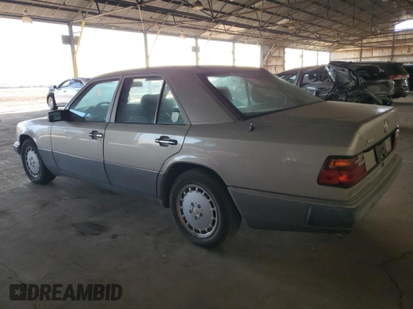 1990 Mercedes-Benz 300 with VIN WDBEA26D3LB134095, listed as a Copart auction lot 86105544 with 143,785 mi miles and Clean Title. Bid and sale history available at DreamBid. Image 2.