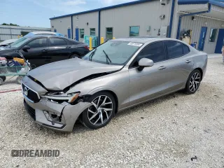 2019 Volvo S60 Momentum with VIN 7JR102FK6KG009242, listed as a Copart auction lot 48970384 with 37,002 mi miles. Bid and sale history available at carsss.com. Image 1.