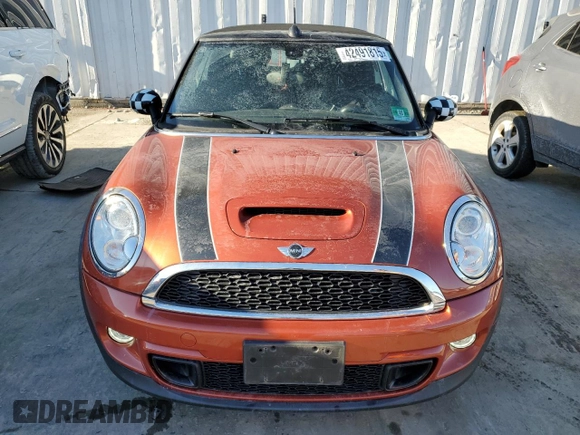 2015 MINI Convertible S z VIN WMWZP3C52FT708282, wystawiony jako Copart lot #42491815 z przebiegiem 31 586 mil mil oraz Szkoda całkowita • Salvage title. Historia ofert i sprzedaży dostępna na DreamBid. Obrazek 5.