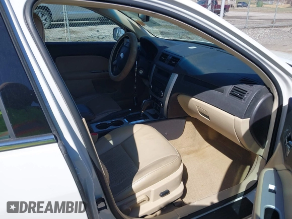 2010 Mercury Milan Premier with VIN 3MEHM0JA3AR637172, listed as a IAAI auction lot 41852920 with 123,538 mi miles and . Bid and sale history available at DreamBid. Image 5.
