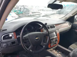 2007 Chevrolet Avalanche LT w/3LT with VIN 3GNEC12J17G298600, listed as a IAAI auction lot 41570793 with 142,714 mi miles. Bid and sale history available at carsss.com. Image 13.