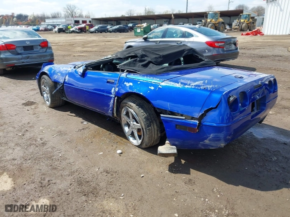 1994 Chevrolet Corvette with VIN 1G1YY32P3R5122058, listed as a IAAI auction lot 41933355 with 132,080 mi miles. Bid and sale history available at carsss.com. Image 3.